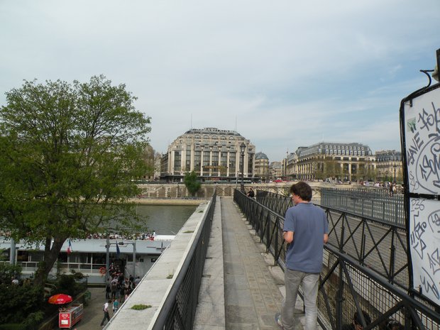  la Samaritaine vue depuis la pointe de l'Ile de la Cité